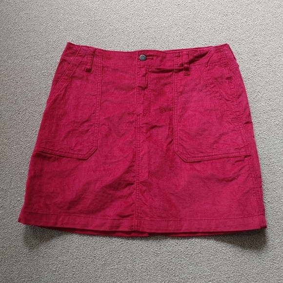 Old Navy red corduroy mini skirt - Picture 2 of 8
